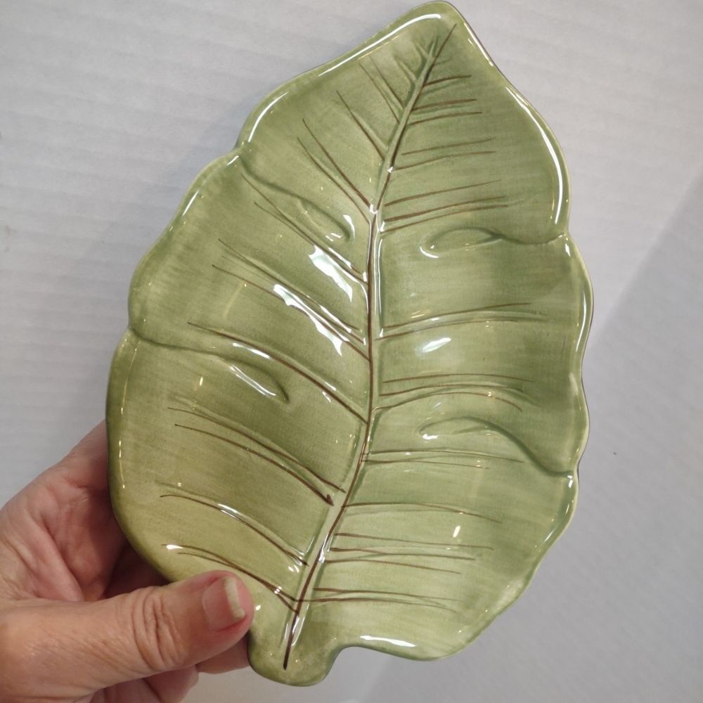 Laurie Gates Leaf Plate Spoon Rest 6".  G7